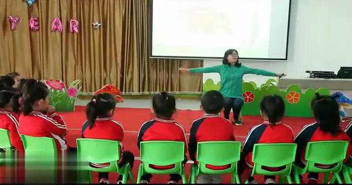 小班语言《熊大大和熊小小》视频+教案+课件+音乐