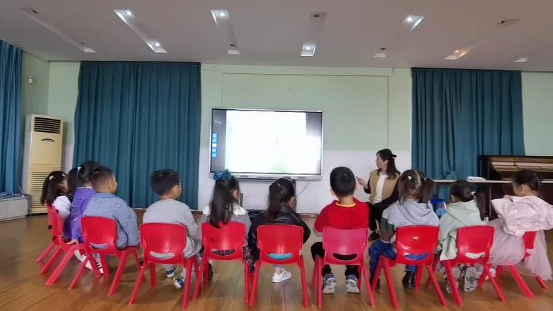 中班社会《兔子先生去散步》视频+教案+课件