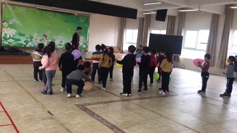 大班体育《舞动气球》课堂实录+教案+反思