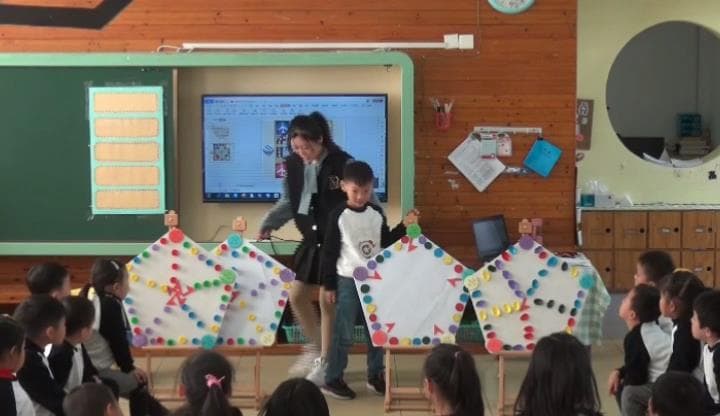 大班科学《玩转飞行棋》课堂实录+教案+课件