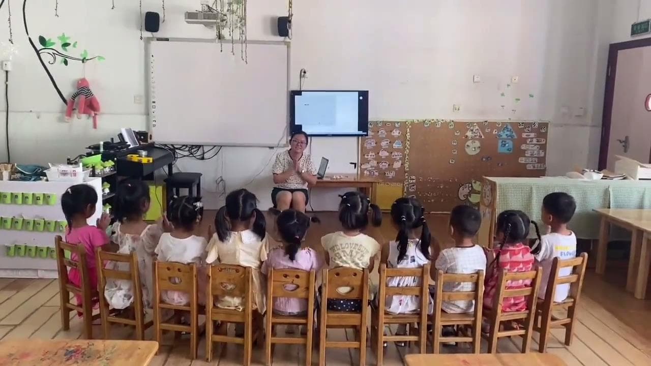 小班美术《漂亮的萝卜》视频-课件-教案