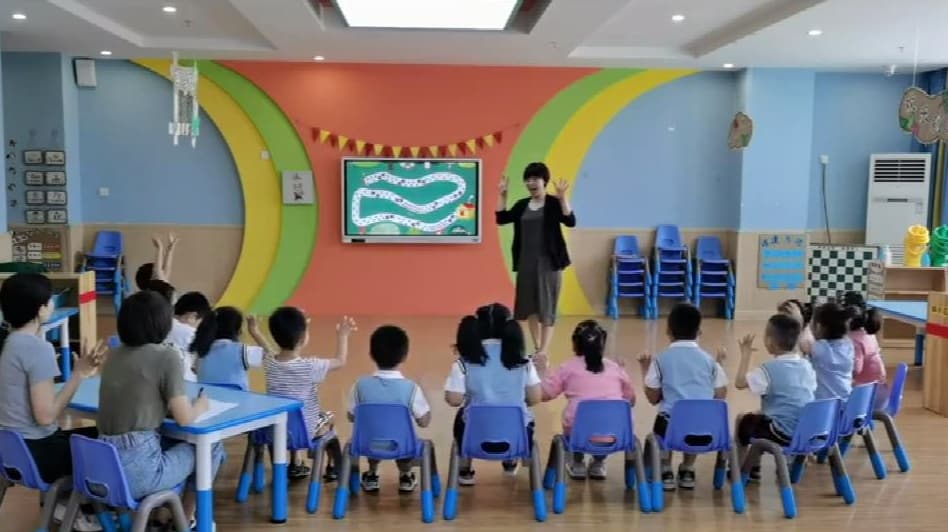 大班音乐《聪明孩子笨老狼》视频+教案+音乐+反思+PPT