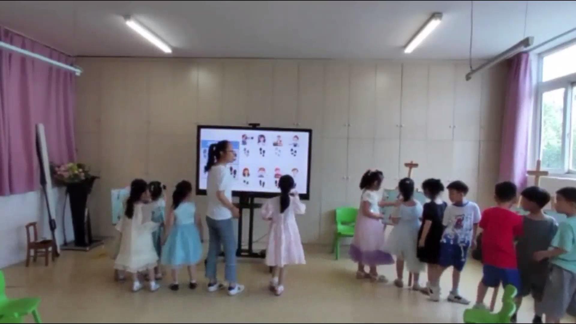 大班综合《故宫探案》视频+教案+课件+音乐