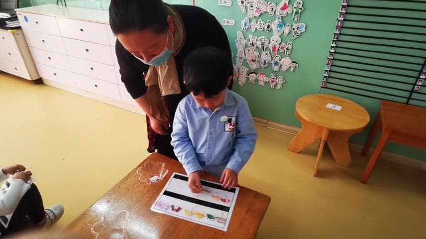 中班数学《分花伞》视频+教案+课件+打印图